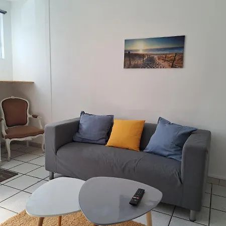 Apartment Joli T3 Avec Exterieur Proche Du Centre Et Des Remparts *